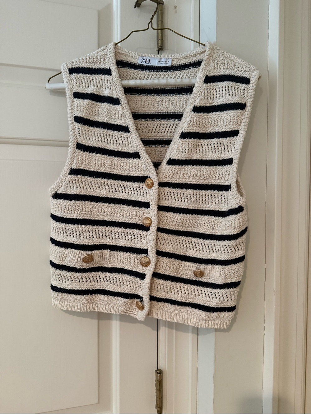 NWOT ZARA VEST SIZE L